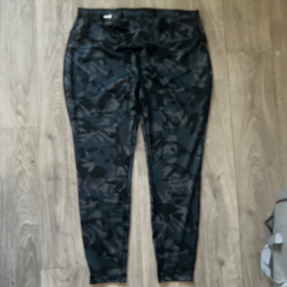 Women’s Extra Large Activewear Workout Leggings - Picture 5 of 10